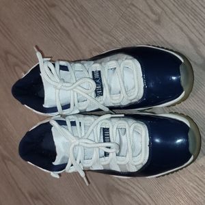Great Condition Jordan 11 size 9